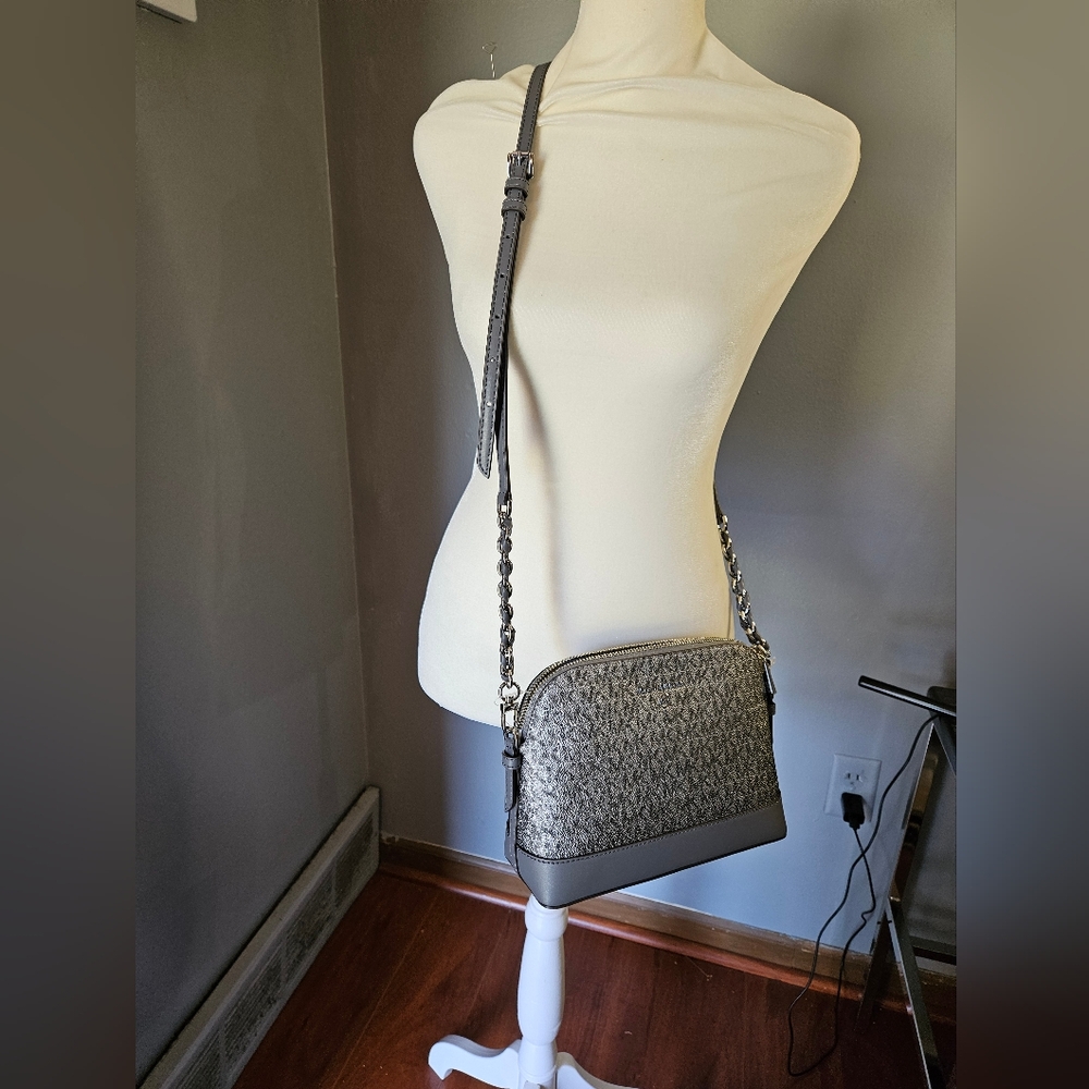 Micheal Kors Jet Set Charm Dome Crossbody New